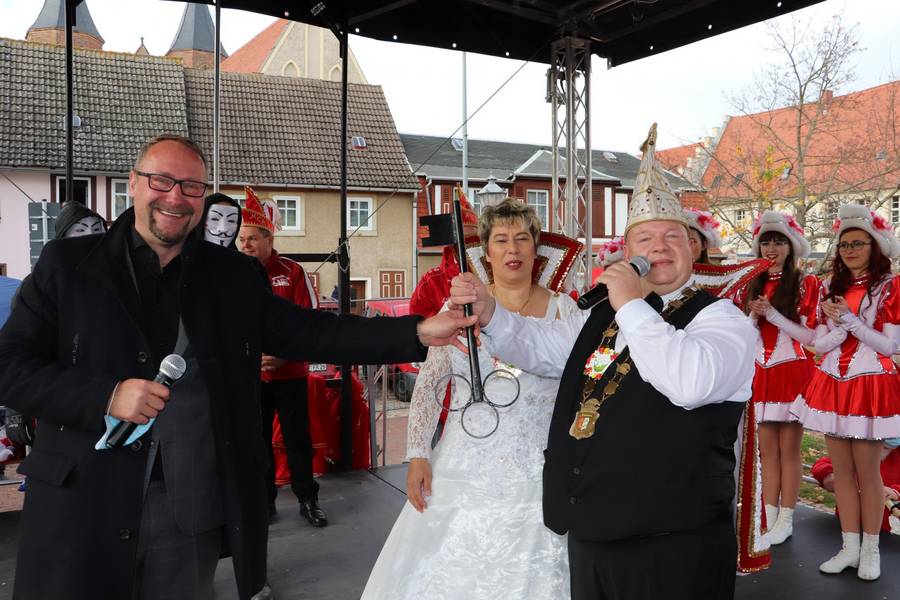 Die 5. Jahreszeit wurde am 13.11.2021 in Aken (Elbe) eröffnet.