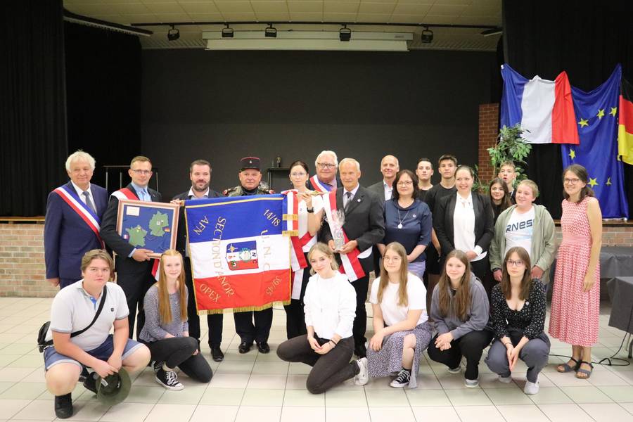 Austausch Deutschland - Frankreich: Freie Schule Anhalt entsendet Delegation anläßlich der 30 jährigen Städtepartnerschaft Anor-Aken